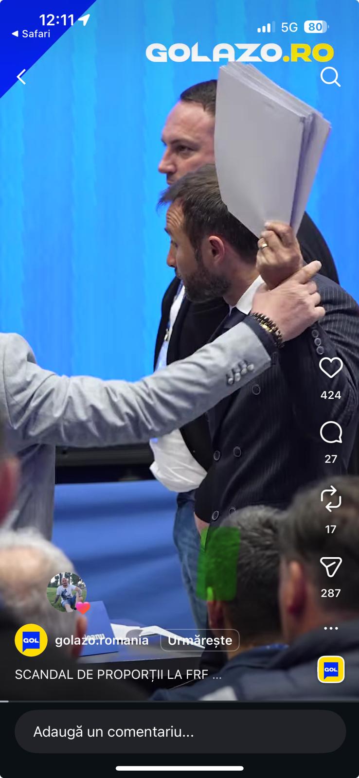 Cadru cu reacții la evenimente